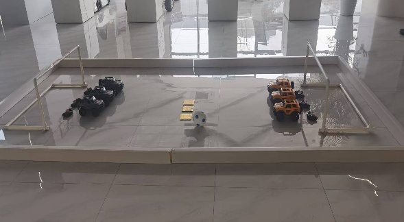 遥控汽车足球赛